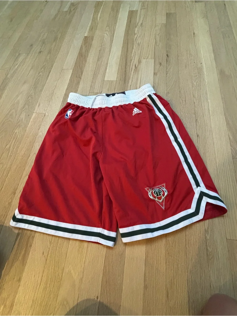 Adidas NBA Milwaukee Bucks Red Basketball Shorts Men’s Large L